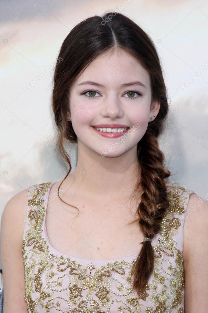 depositphotos_56519817-stock-photo-mackenzie-foy.jpg