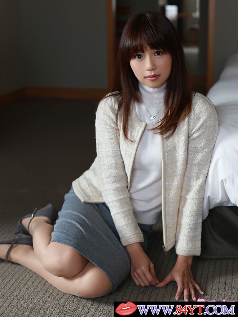 Hitomi 1-7.jpg