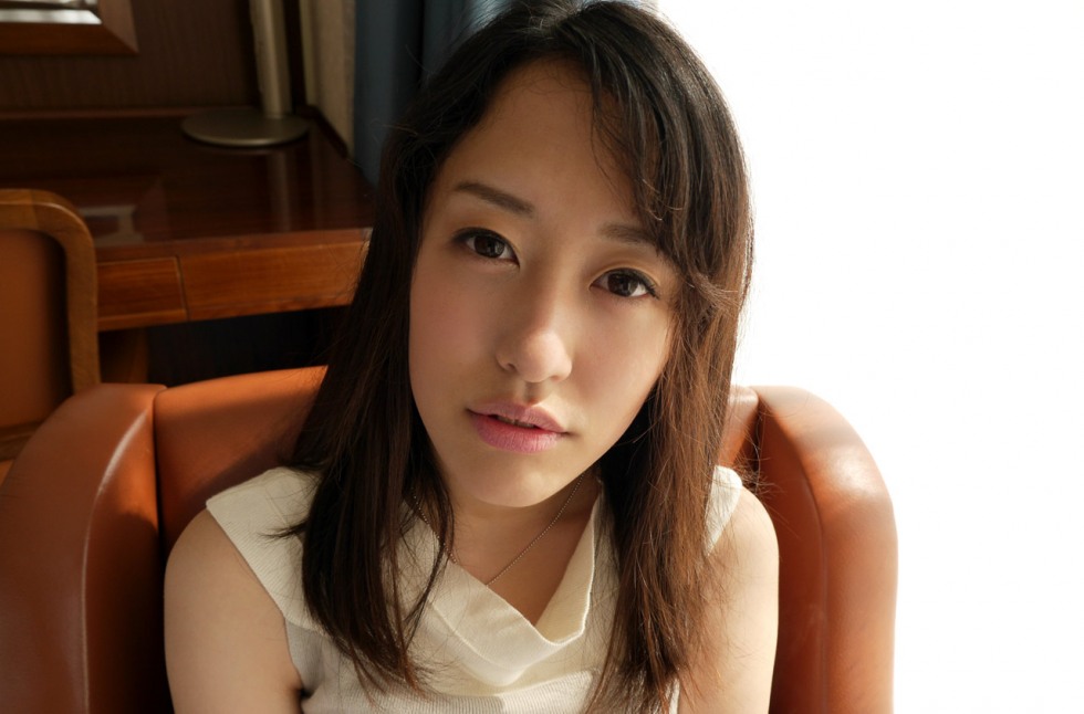 Koharu Yuzuki (44).jpg