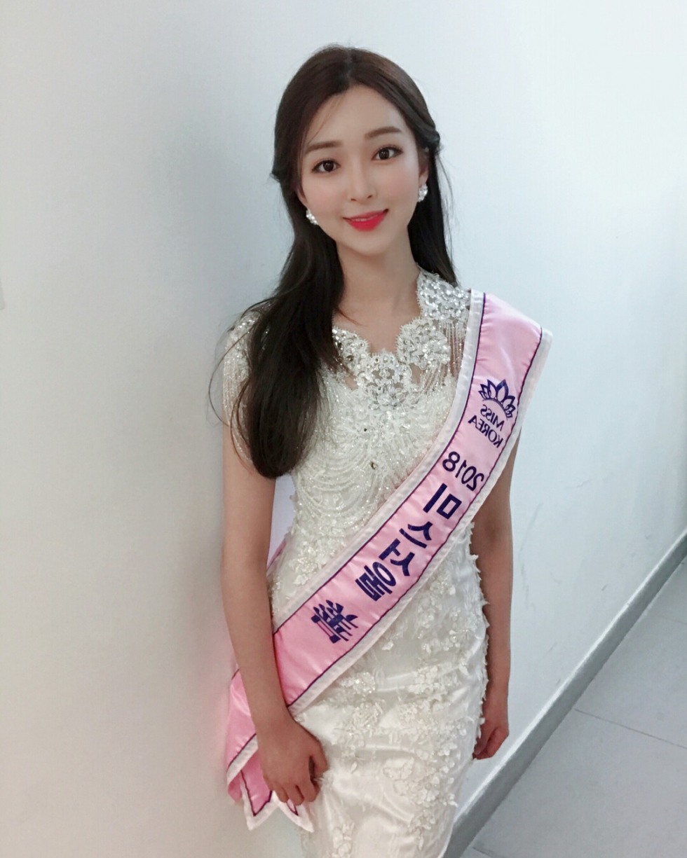 이윤지2.jpg