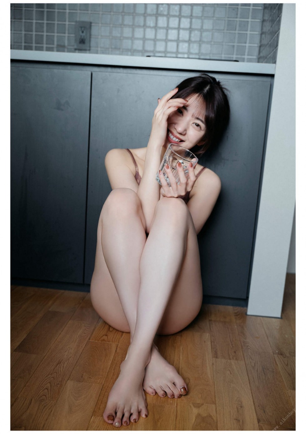 Photobook-2022-09-30-Aika-Yamagishi-山岸逢花-Torarechi-0041-0545368934.jpg