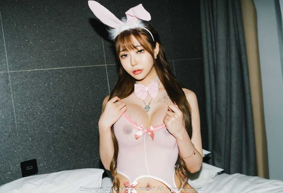 Moon-Night-Snap-Min-ha-rin-G-Digital-photobook-MrCong_com-004.jpg